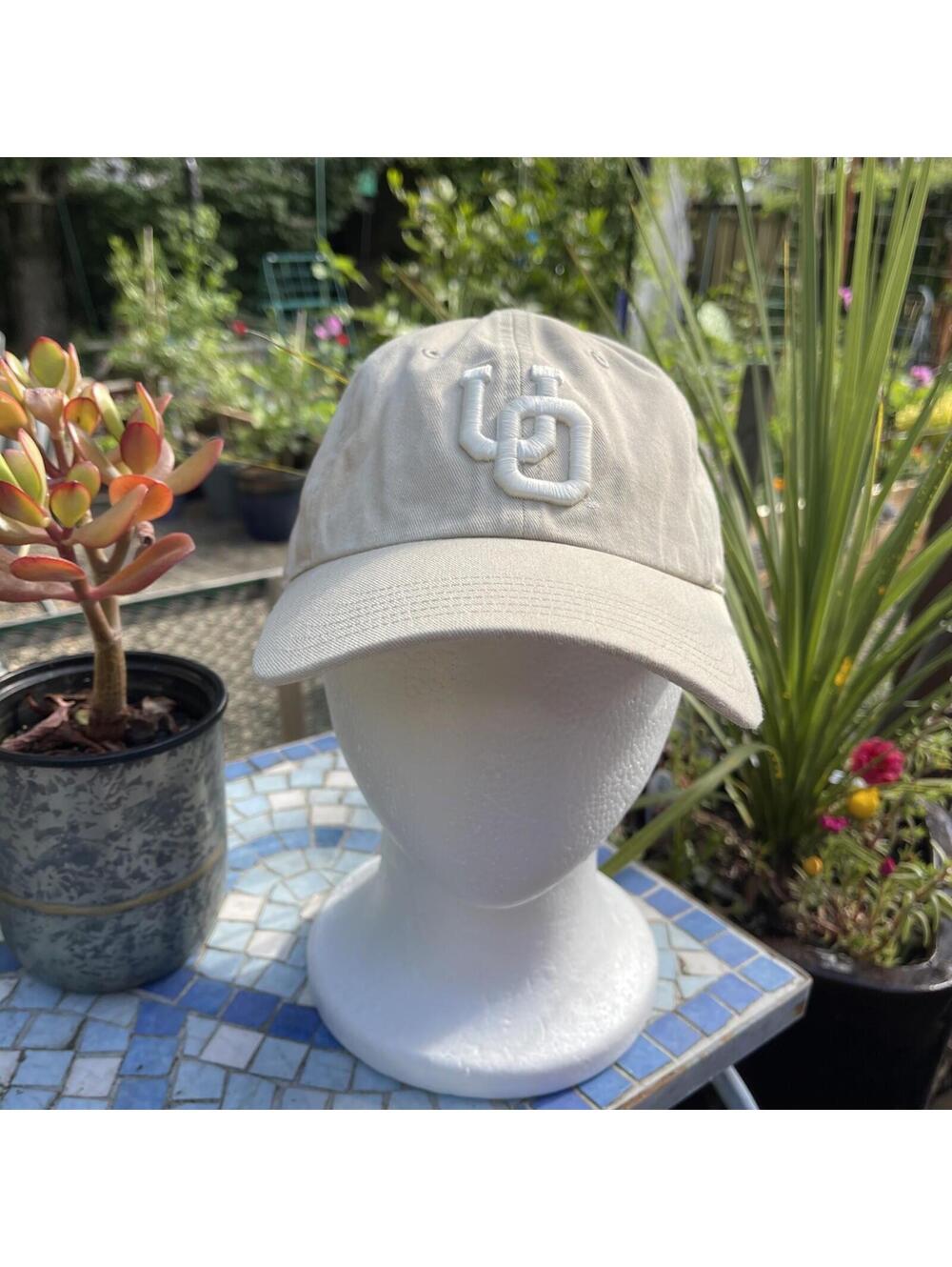 Women’s Cream University Of Oregon Richardson Adjustable Hat Size Medium Large